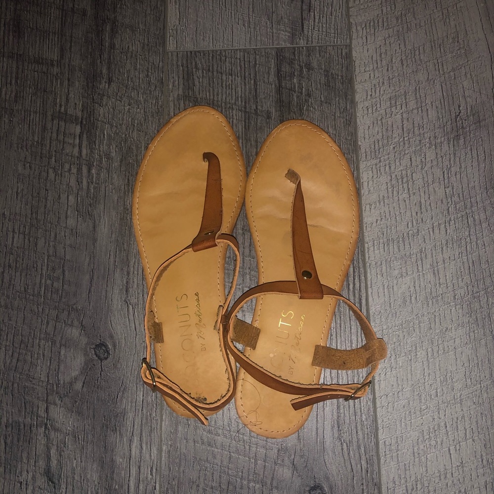 2 pairs of sandals